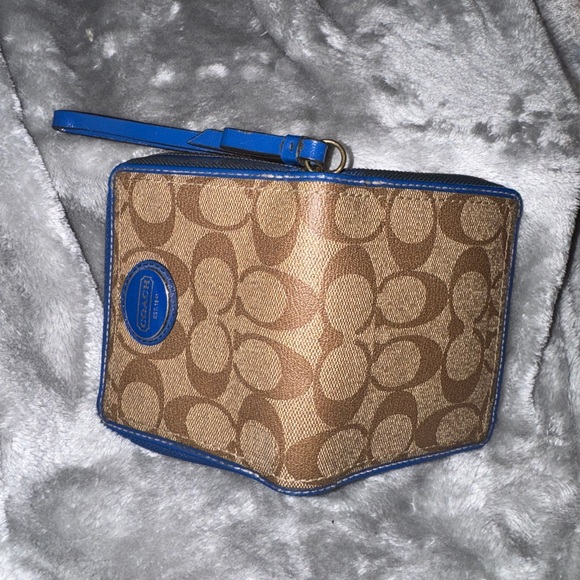Coach Beige and Blue Wristlet Wallet - Picture 3 of 6